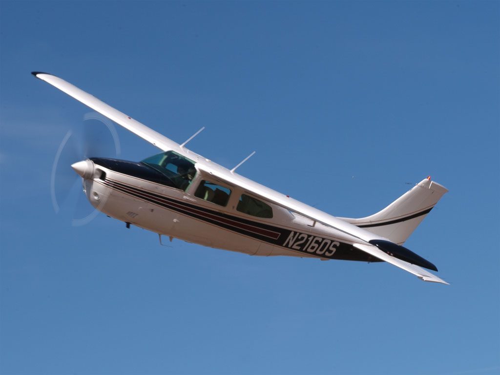 Cessna 210 Centurion N2160S in Flight
