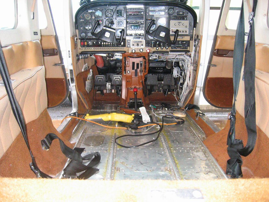 Cessna 210 Centurion N2160S Cockpit